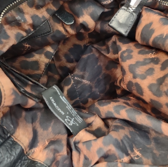 B. Makowsky Black Genuine Leather Slouchy Boho Bucket Bag - Picture 9 of 13